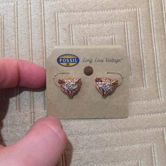 Fossil Fox Stud Earrings - Picture 3 of 6